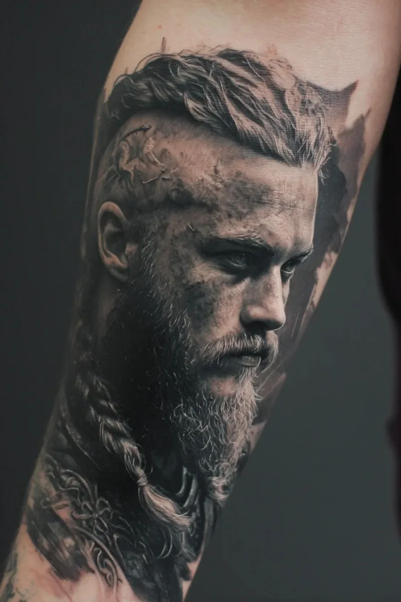 Ragnar portræt realistisk tatovering